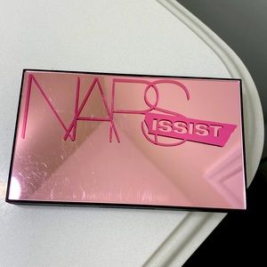 Nars Issist makeup kit with all different shades blushes